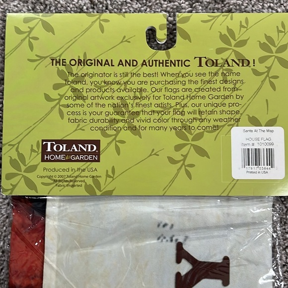 Santa at the Map House Flag - Picture 5 of 6